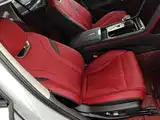 Фото 25 - Hongqi H6