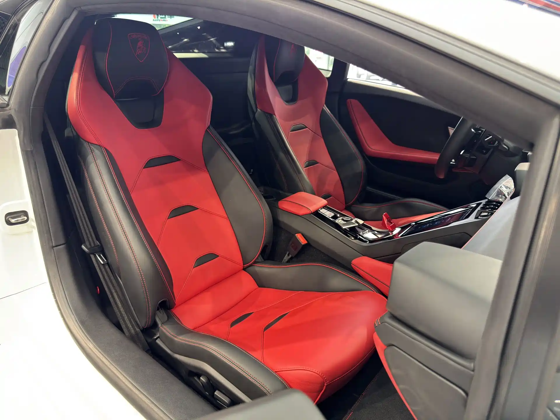 Фото 8 - Lamborghini Huracán