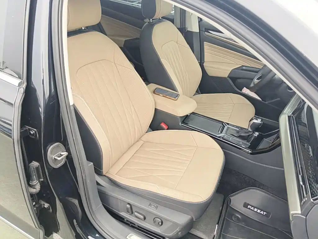 Photo 25 - Volkswagen Passat
