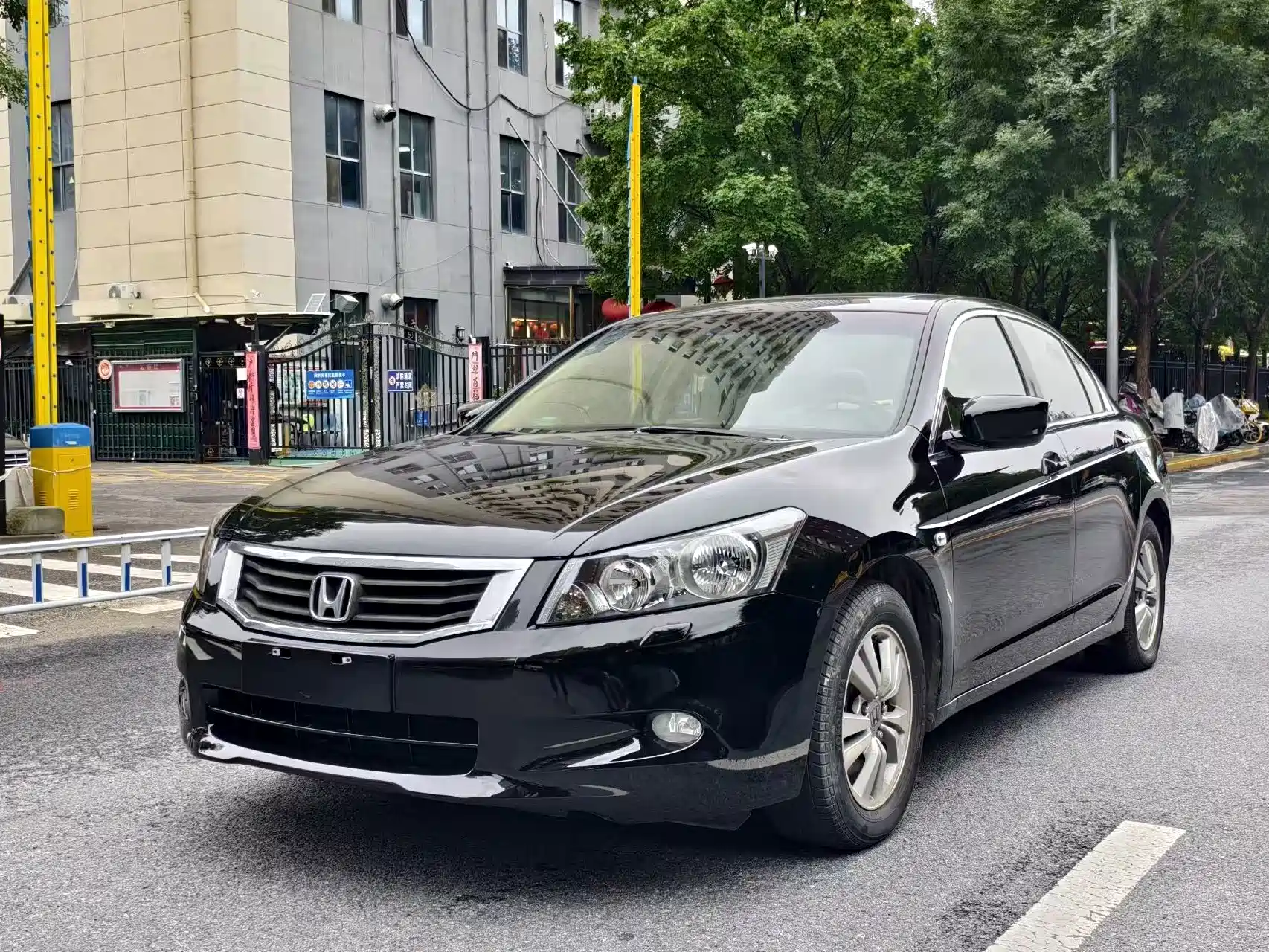Photo 1 - Honda Accord
