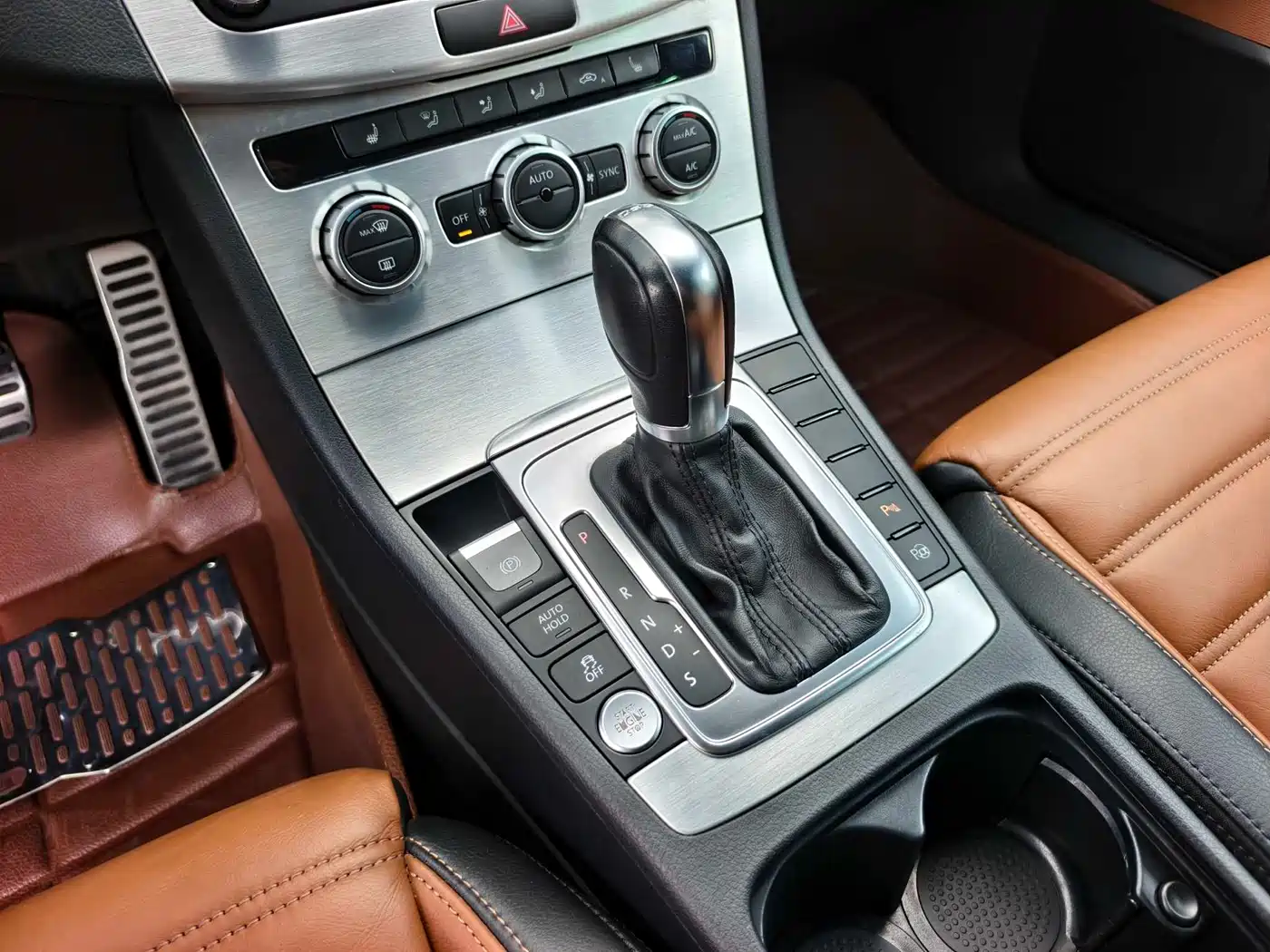 Volkswagen FAW-Volkswagen CC 2013 2.0TSI Luxury фото 7