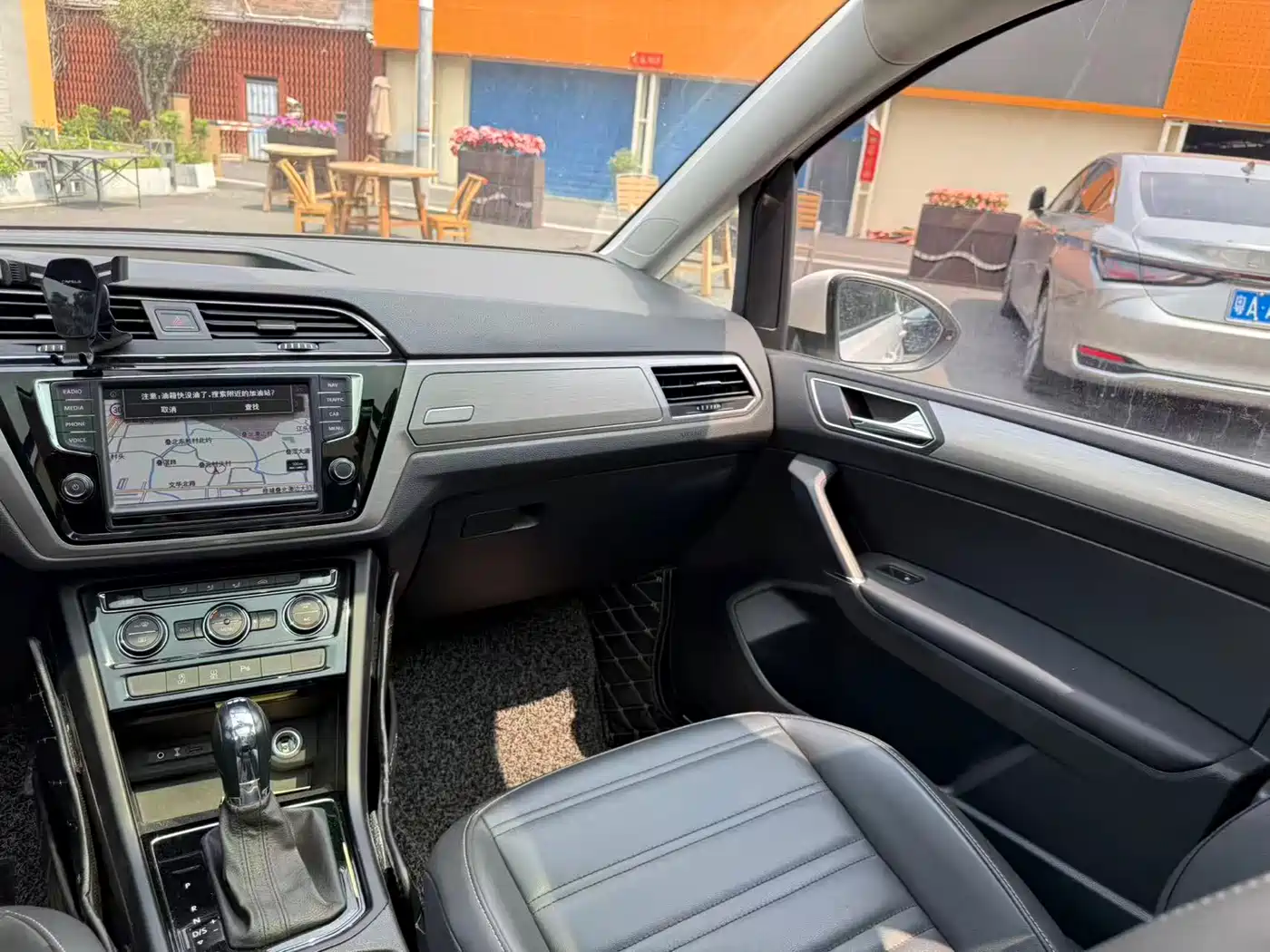 Volkswagen Touran 2018 Touran L 280TSI DSG Comfort 7-seater China V фото 7