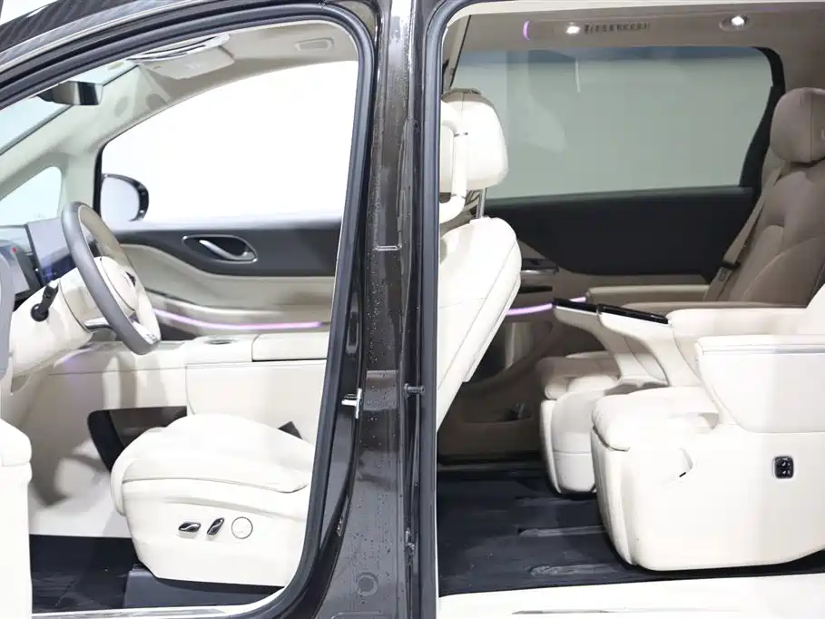 Voyah Auto Voyah Dreamer 2025 PHEV 4WD Kunpeng Premium Edition фото 24