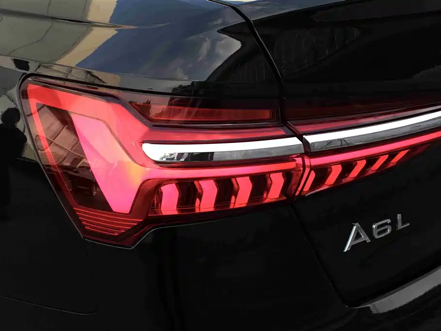 Audi A6L 2021 40 TFSI Luxury Sport фото 8