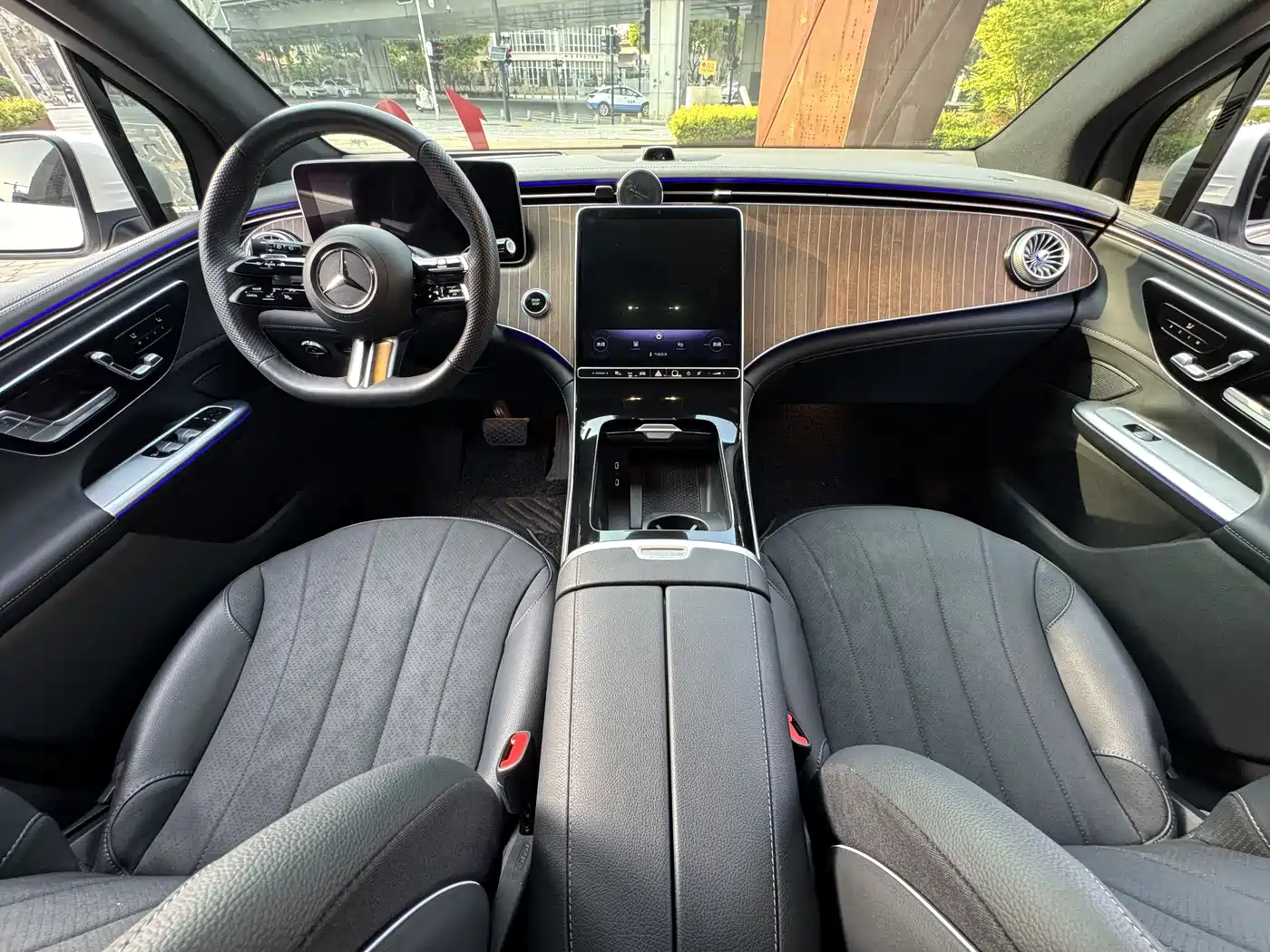 MERCEDES-BENZ EQE SUV