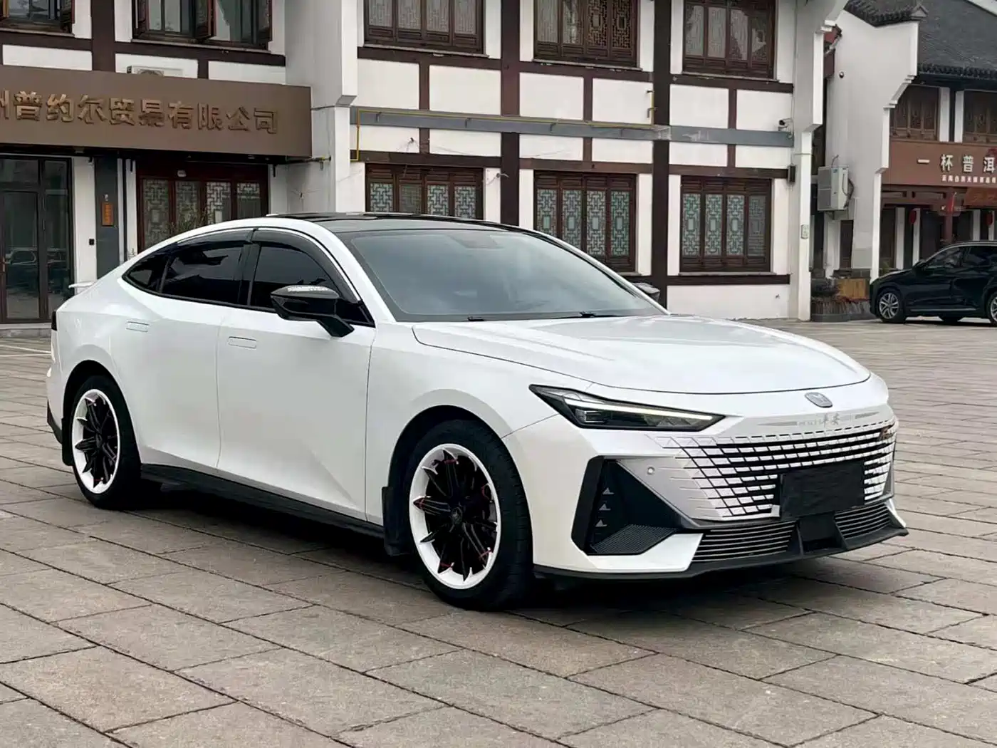 CHANGAN UNI-V