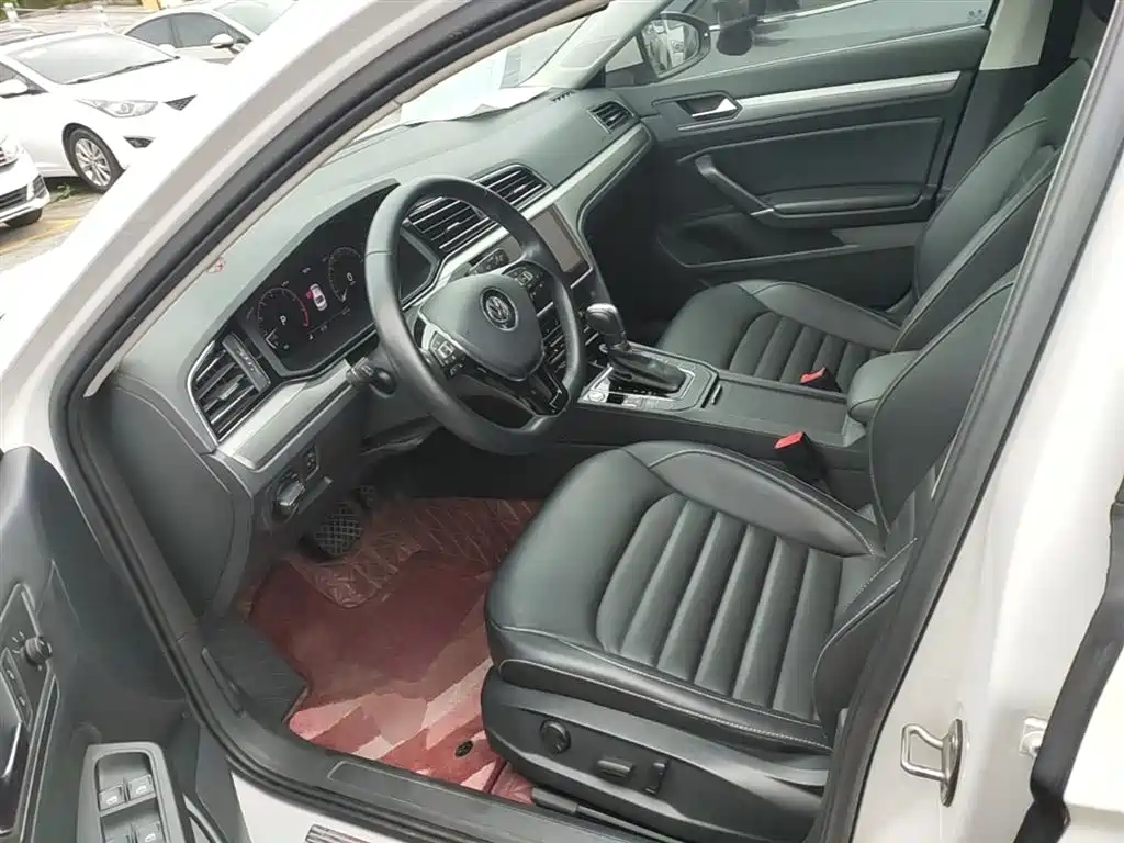 VOLKSWAGEN LINGDU