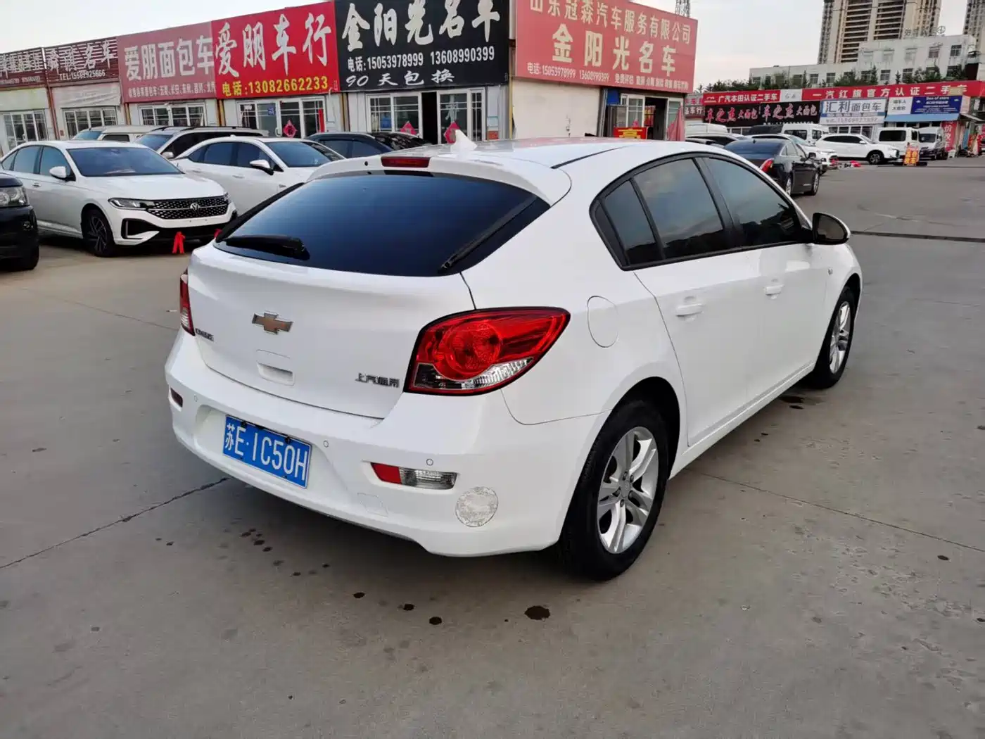 Chevrolet Cruze 2015 Hatchback 1.6L Automatic Comfort фото 8