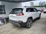 Фото 7 - Jeep Cherokee