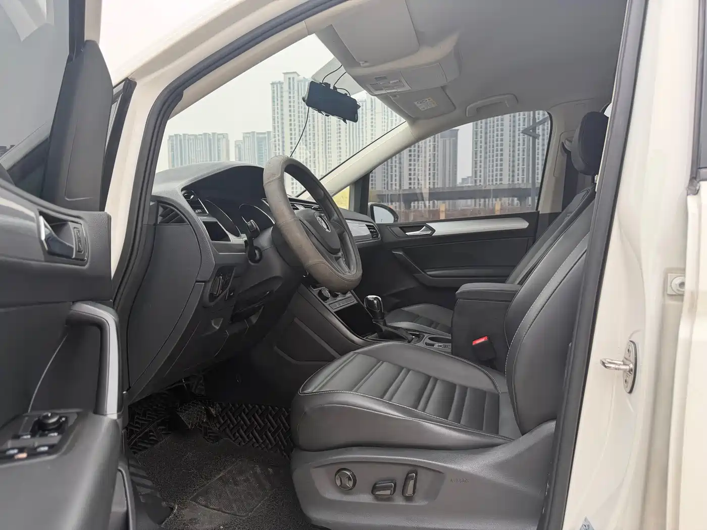 Volkswagen Touran 2021 Touran L 280TSI DSG Trend Edition 7-seater фото 9