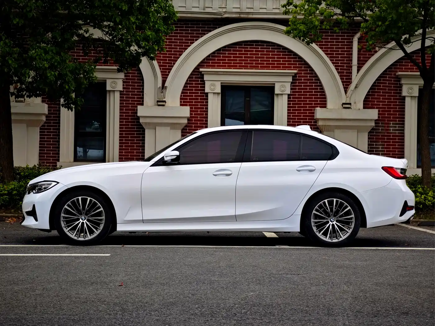 BMW 3-SERIES
