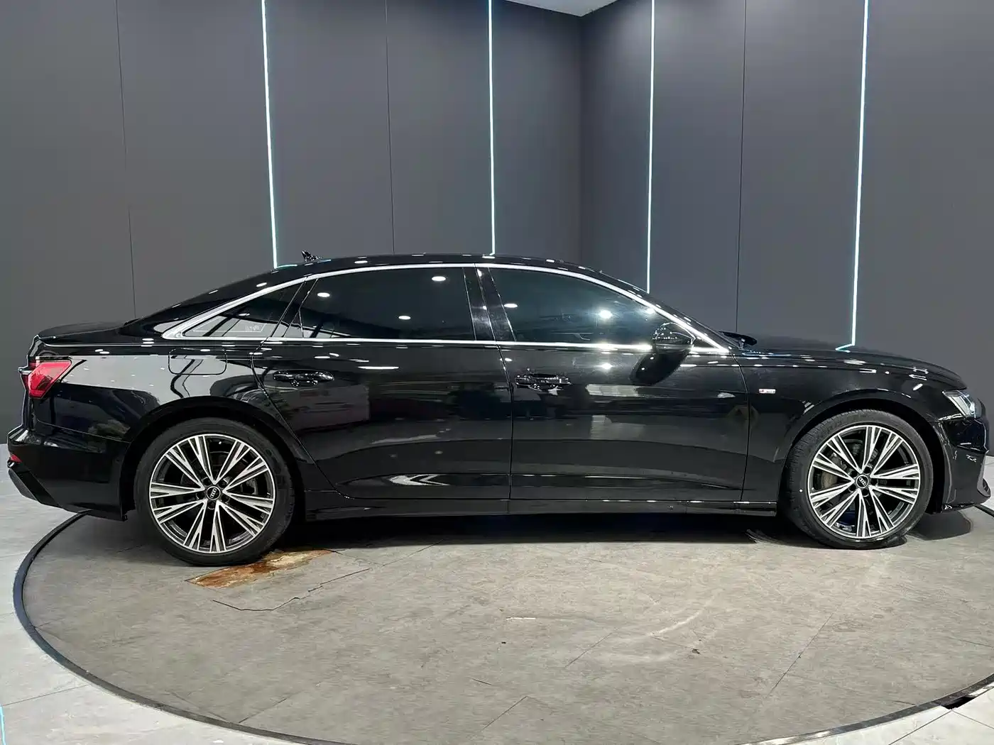 Audi A6L 2022 45 TFSI quattro Premium Dynamic фото 5