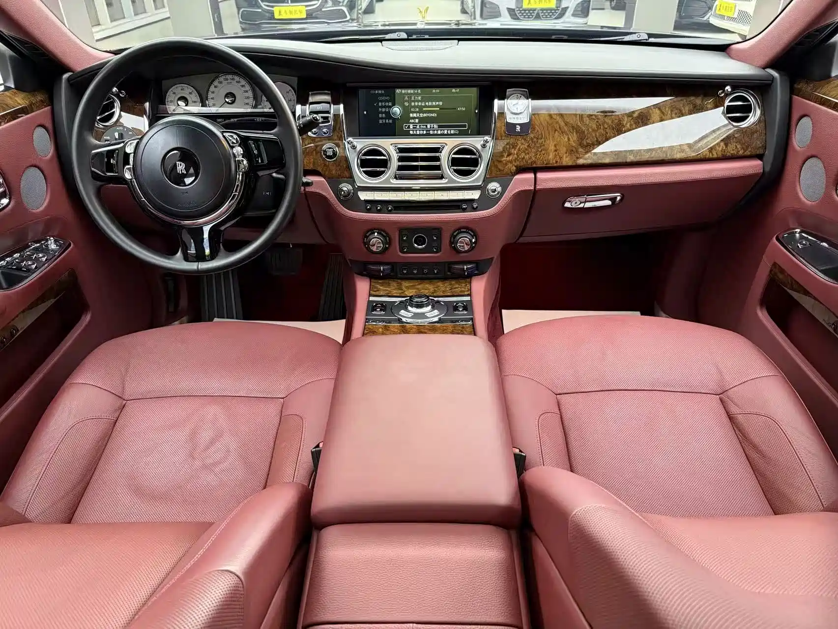 Фото 9 - Rolls-Royce Ghost