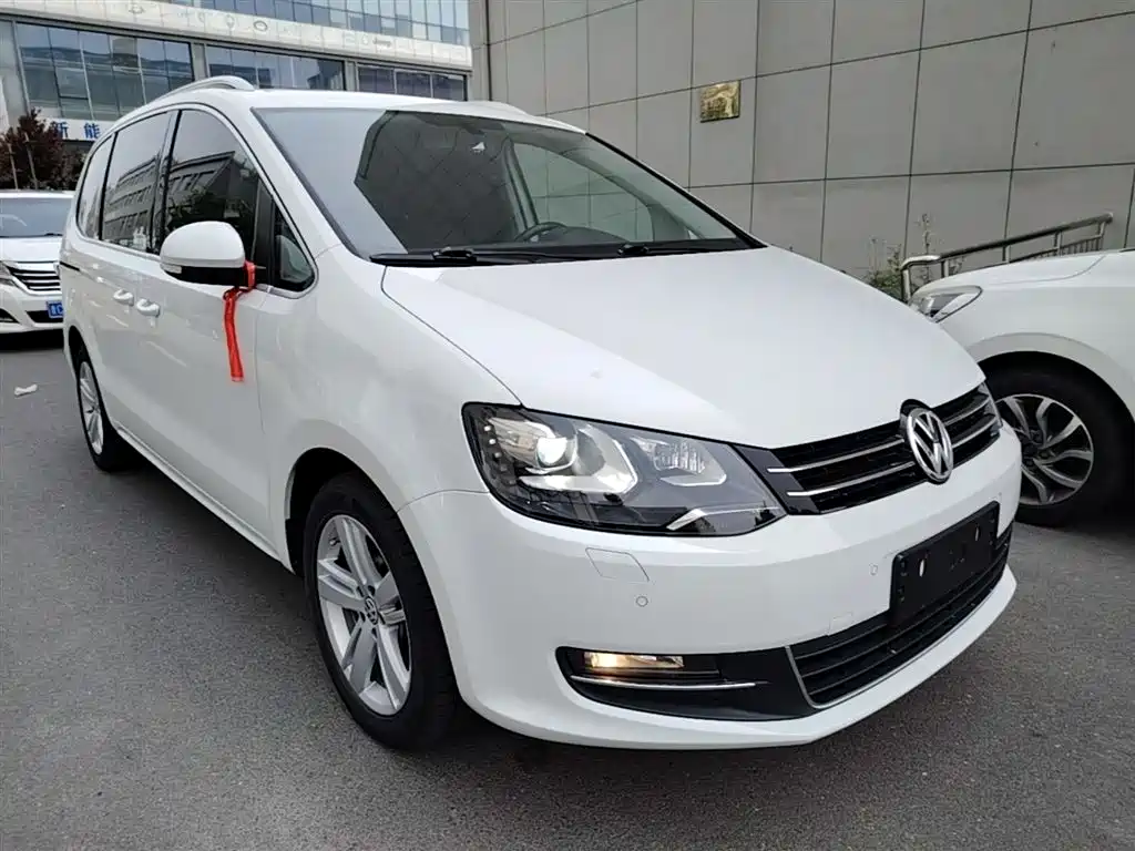 Volkswagen Sharan 2014 2.0TSI Comfort фото 4