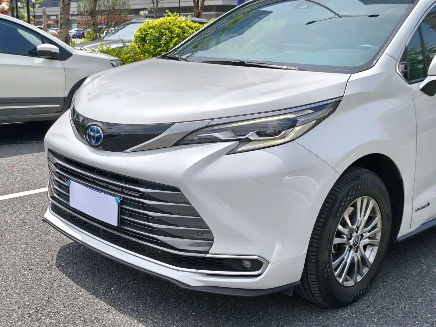 Toyota Sienna 2021 2.5L Hybrid Premium Edition фото 4