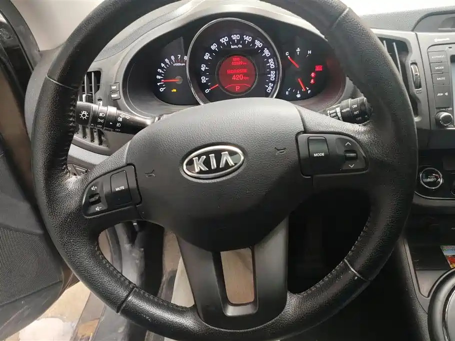 Kia Sportage 2012 2.0L Automatic 2WD NAVI Edition фото 15