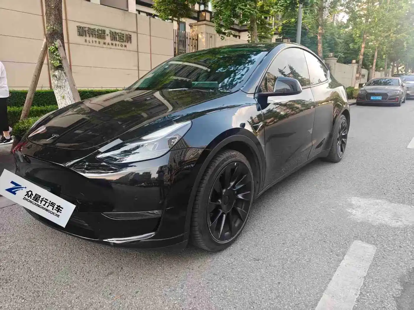  Tesla Model Y 2021 Standard Range Rear-Wheel Drive