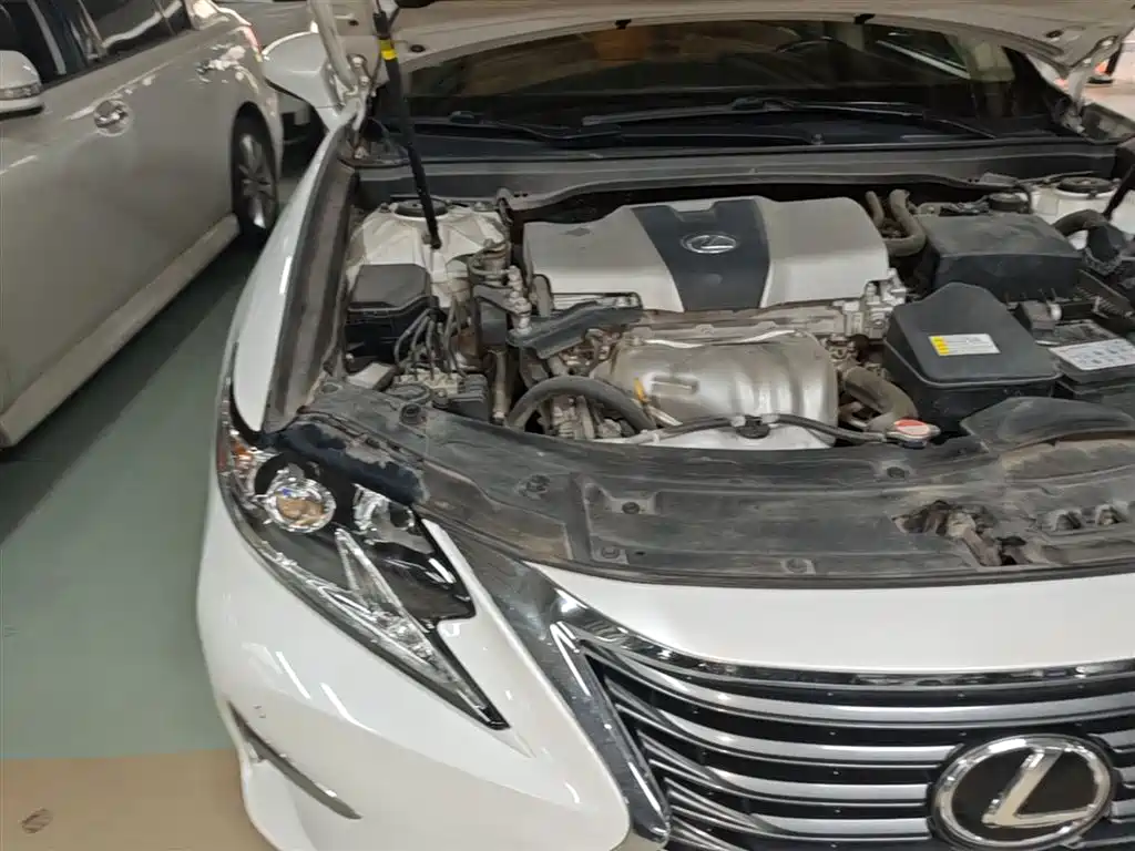 Lexus ES 2015 200 Elite Edition фото 21
