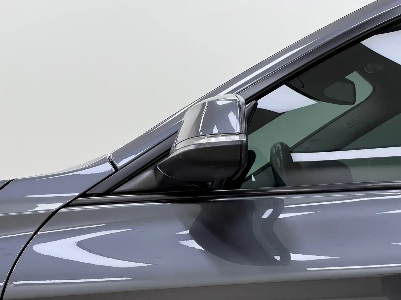 BMW 3 Series GT 2019 320i Fashion Model фото 10