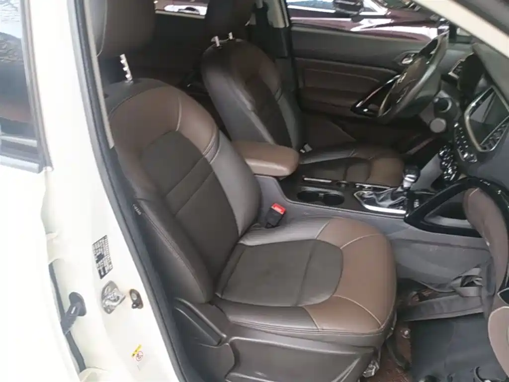 GAC Trumpchi Trumpchi GS4 2017 235T Automatic 2WD Luxury Smart Connected Edition фото 25