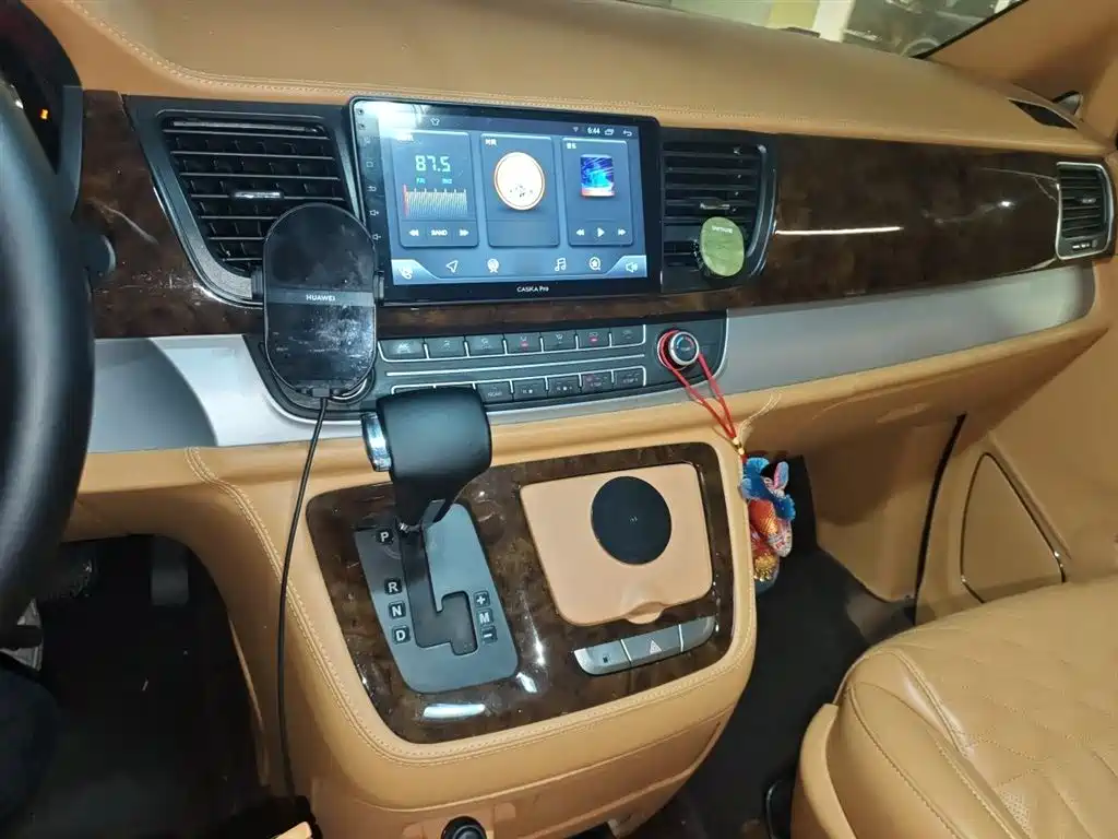 SAIC Maxus Maxus G10 2016 2.0T Automatic Elite фото 6