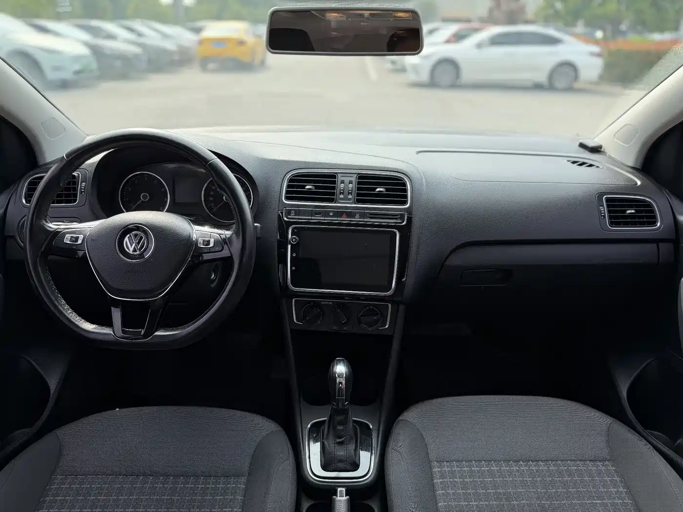 Volkswagen Polo 2018 1.5L Auto Comfort фото 7