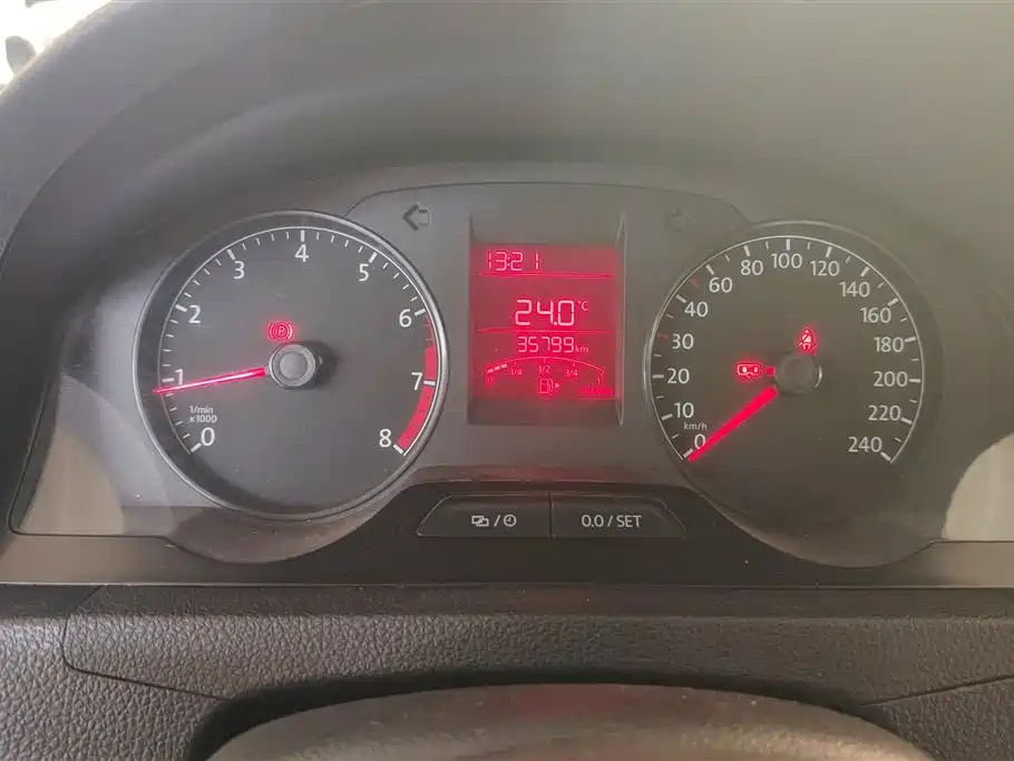 Volkswagen Santana 2016 1.6L Manual Trend Edition фото 14