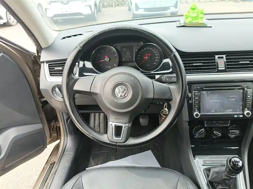 Volkswagen Bora 2014 1.6L Manual Comfort Edition фото 11