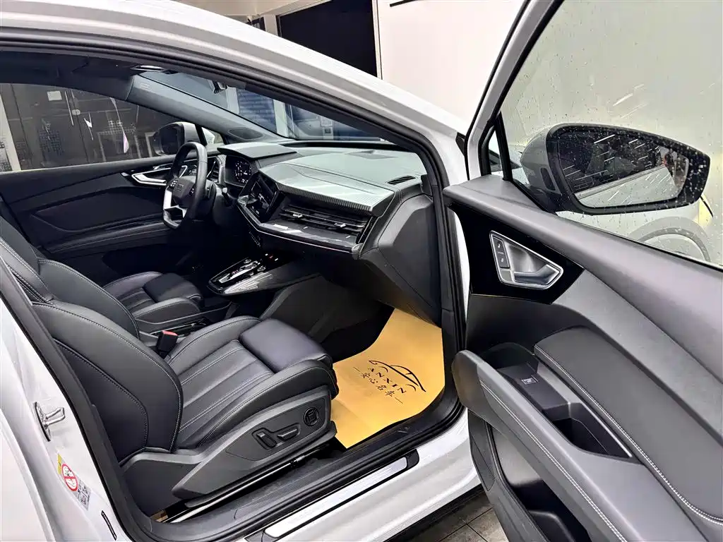 Audi Q4 e-tron 2024 40 e-tron Creation Edition фото 15