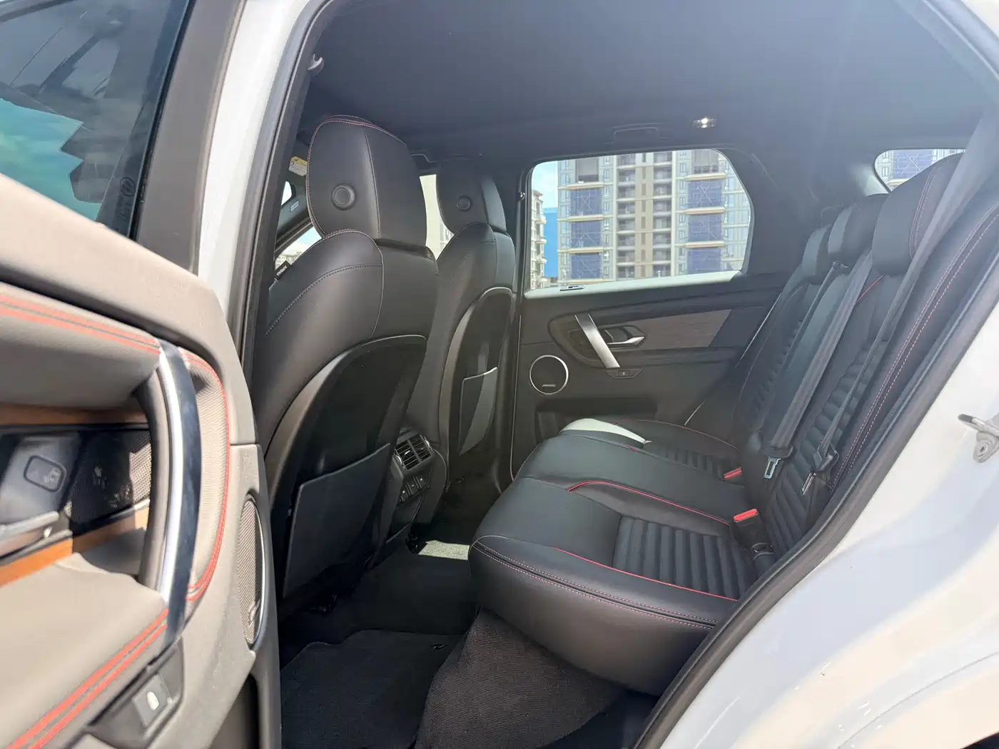 Land Rover Discovery Sport 2023 249PS R-Dynamic SE Performance Technology Version фото 14