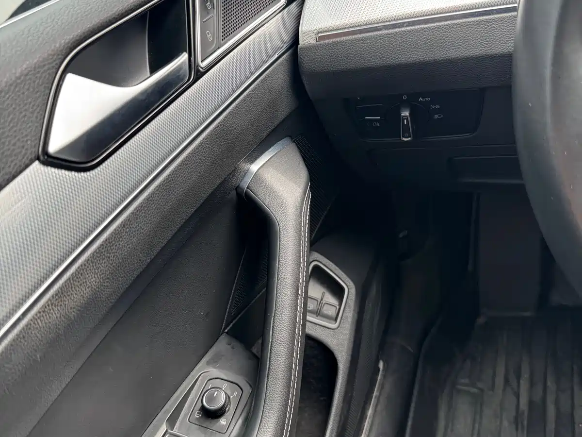 Volkswagen Magotan GTE Plug-in Hybrid 2020 GTE Luxury фото 11
