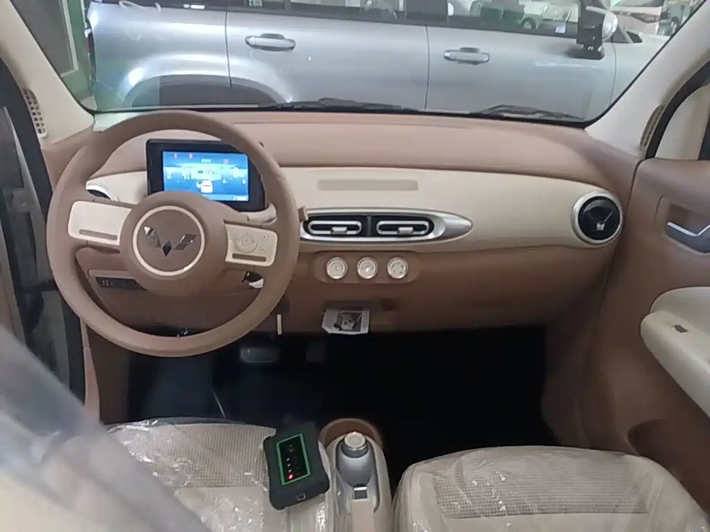 Wuling Motors Hongguang MINIEV 2026 2025 4-Door Advanced