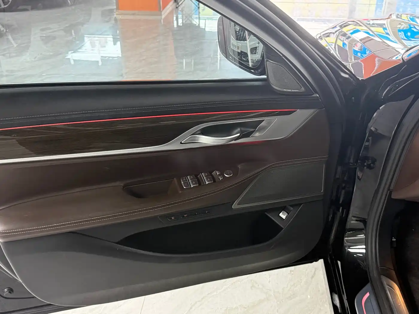 Фото 4 - BMW 7 Series