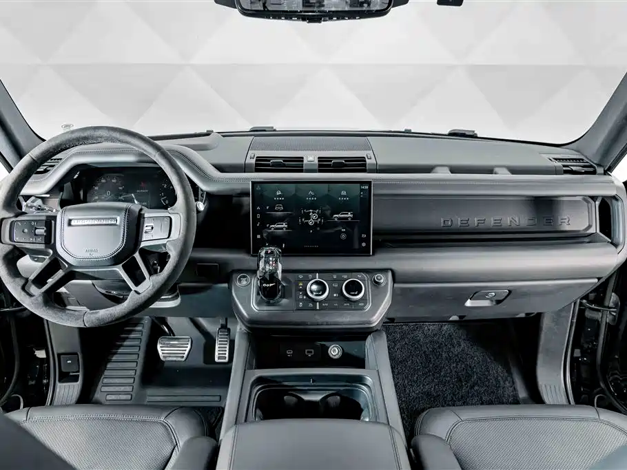 Photo 13 - Land Rover Defender
