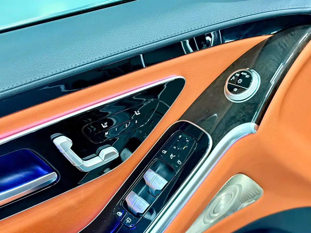 Фото 4 - Mercedes-Benz S-Class