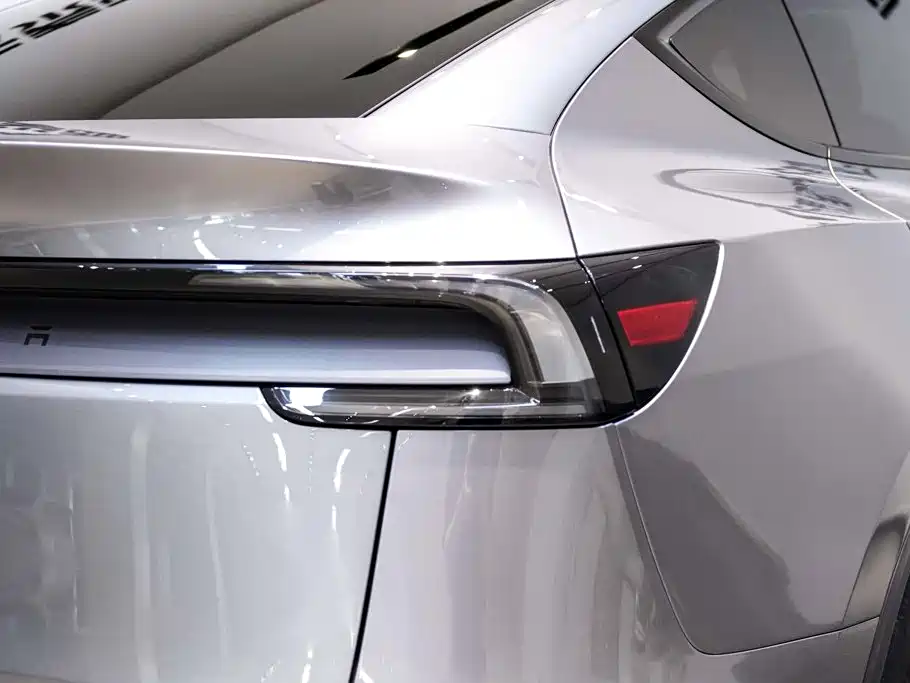 Tesla Model Y 2026 2025 Rear-Wheel Drive