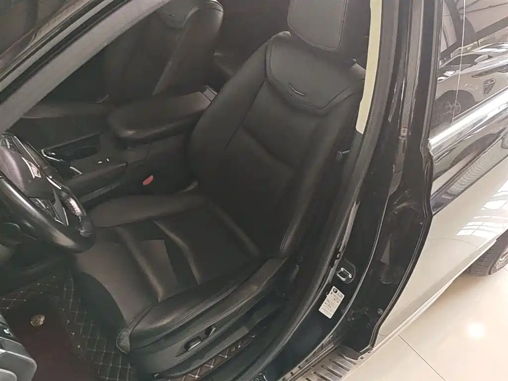 Cadillac XT5 2016 25T Luxury Model фото 15