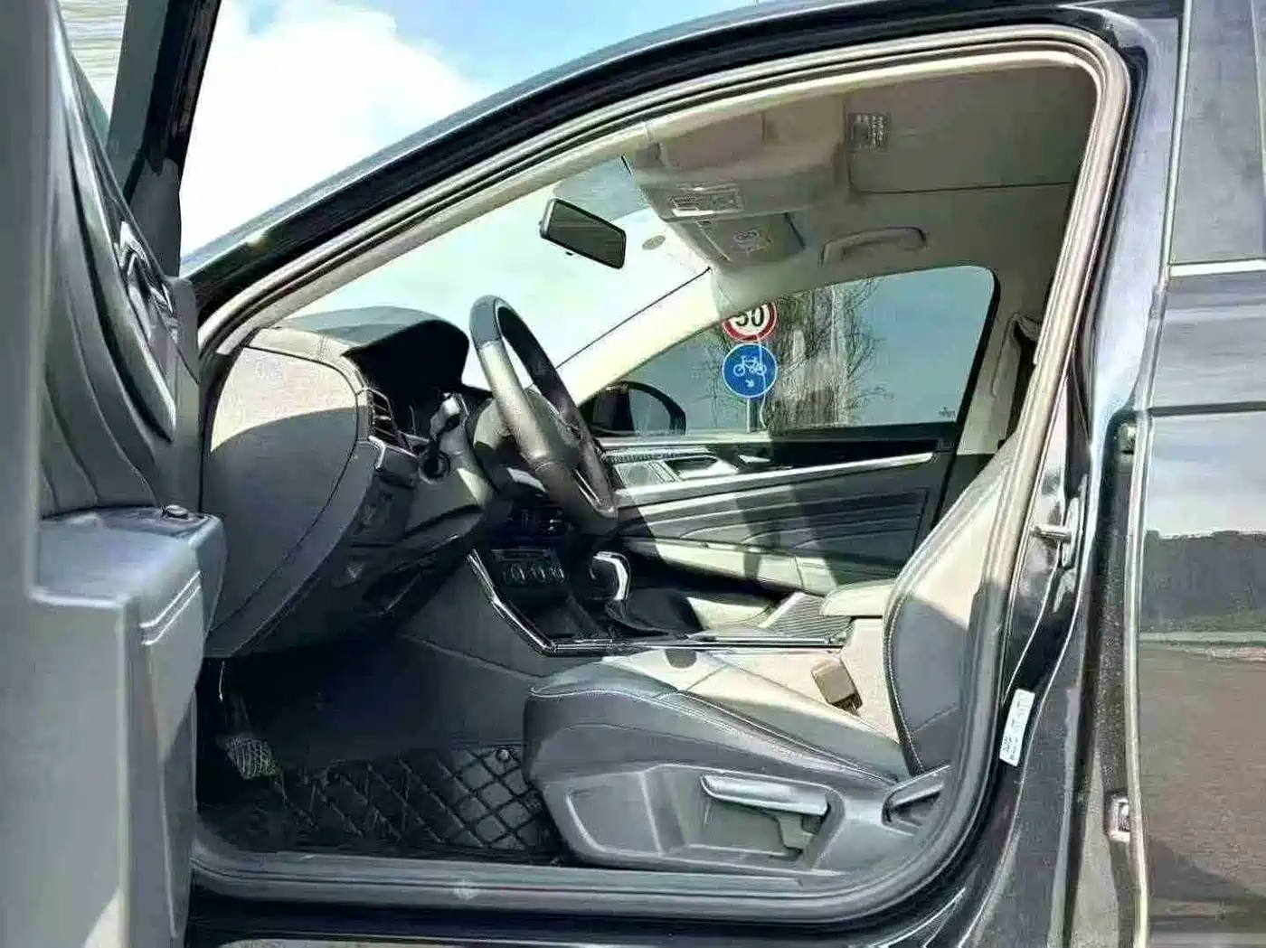 صورة 5 - Volkswagen Passat