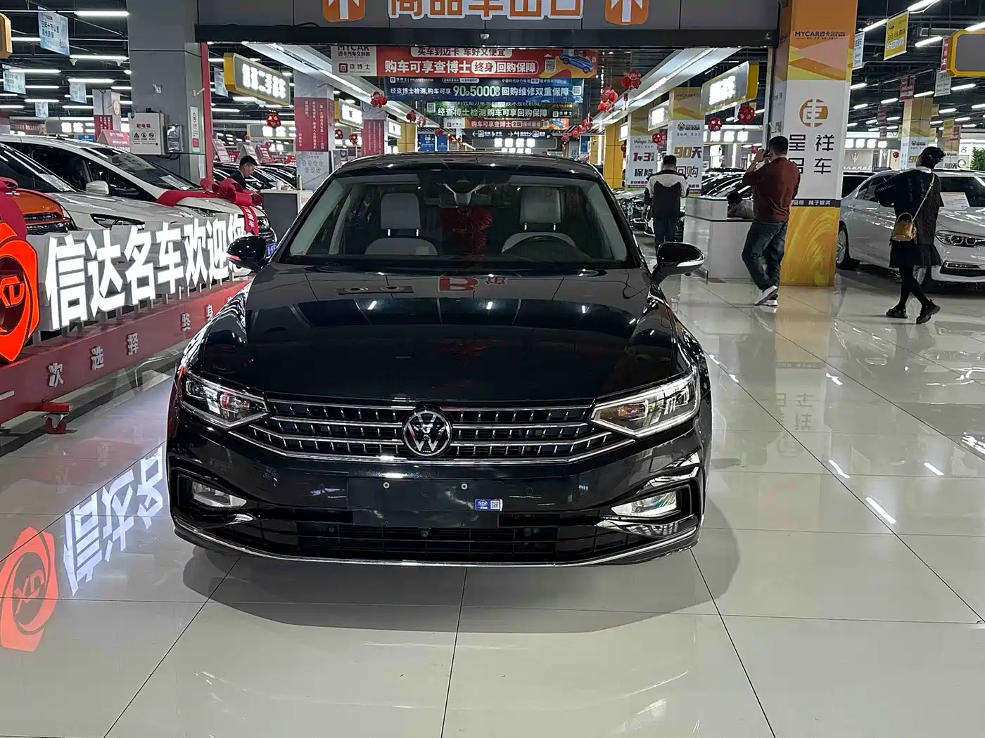 Volkswagen Magotan 2023 Model 2 Million Commemorative Edition 330TSI DSG Luxury фото 2