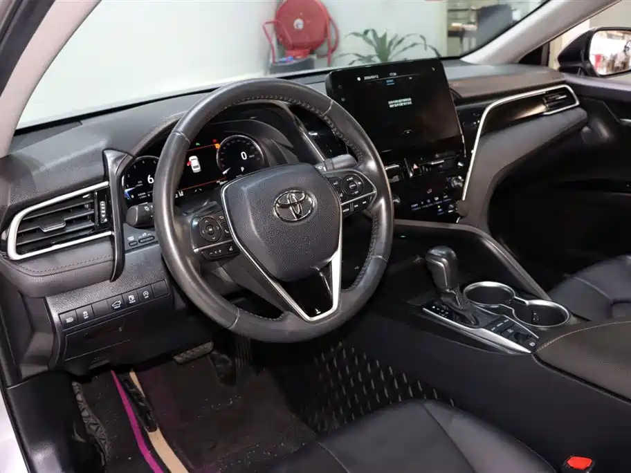 Toyota Camry 2021 2.5G Luxury Edition фото 10