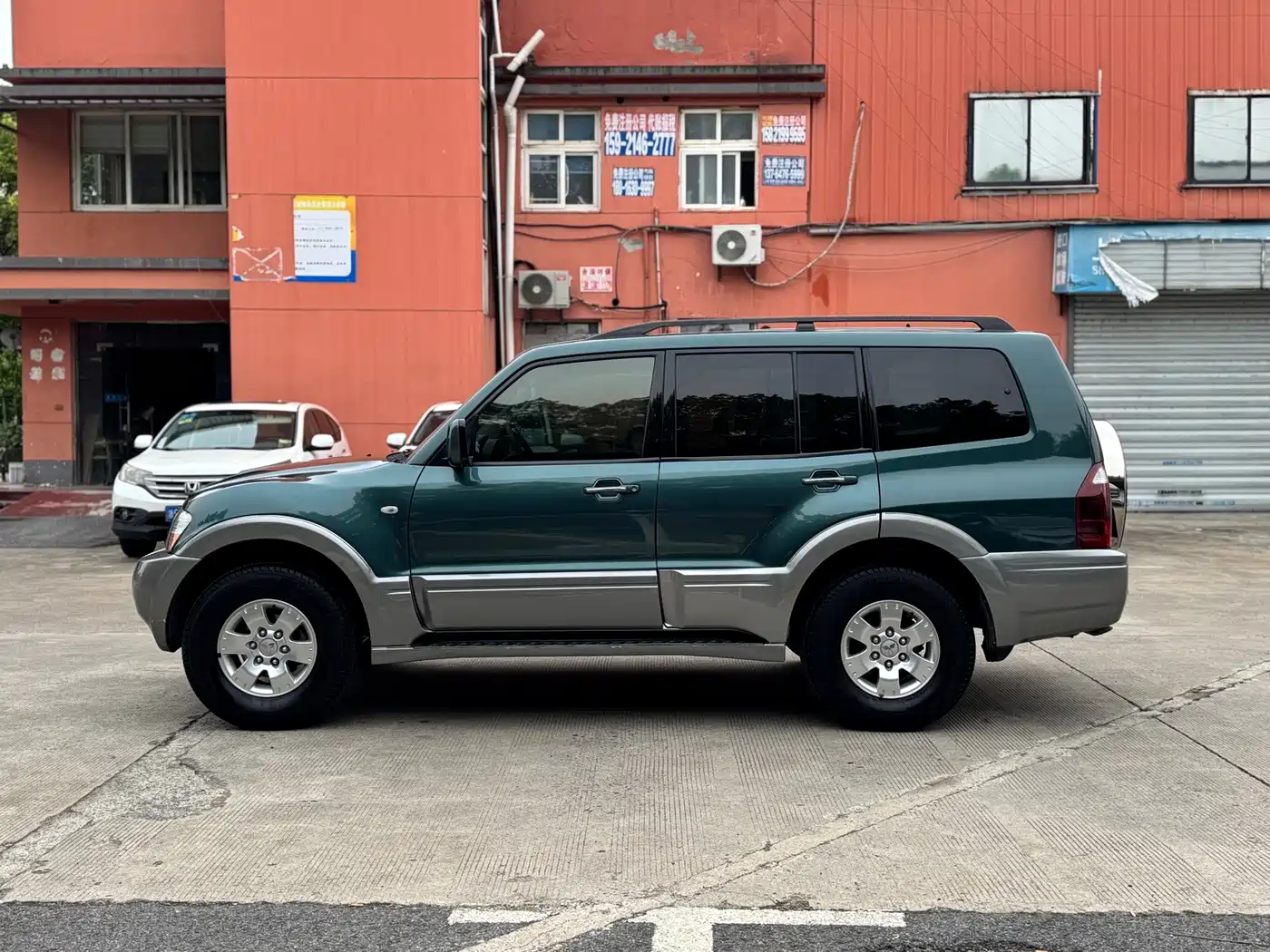 Mitsubishi Pajero 2007 2006 Model 3.0L AT GLX