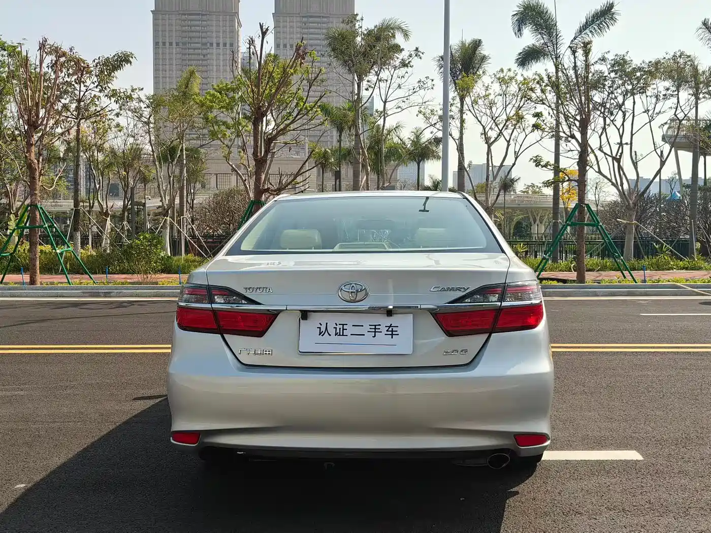 Toyota Camry 2015 2.0G Leading Edition фото 4