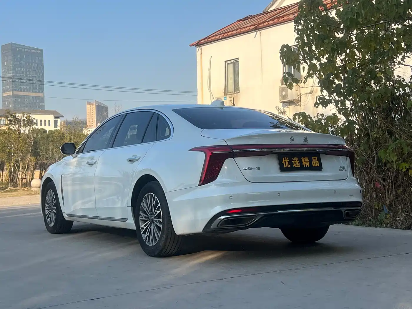 Hongqi H5 2023 1.5T DCT Smart Connect Joy Edition фото 4