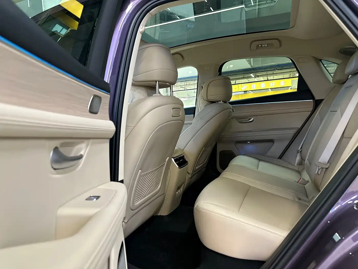 AITO Wenjie AITO M5 2025 Extended Range Ultra AWD фото 5