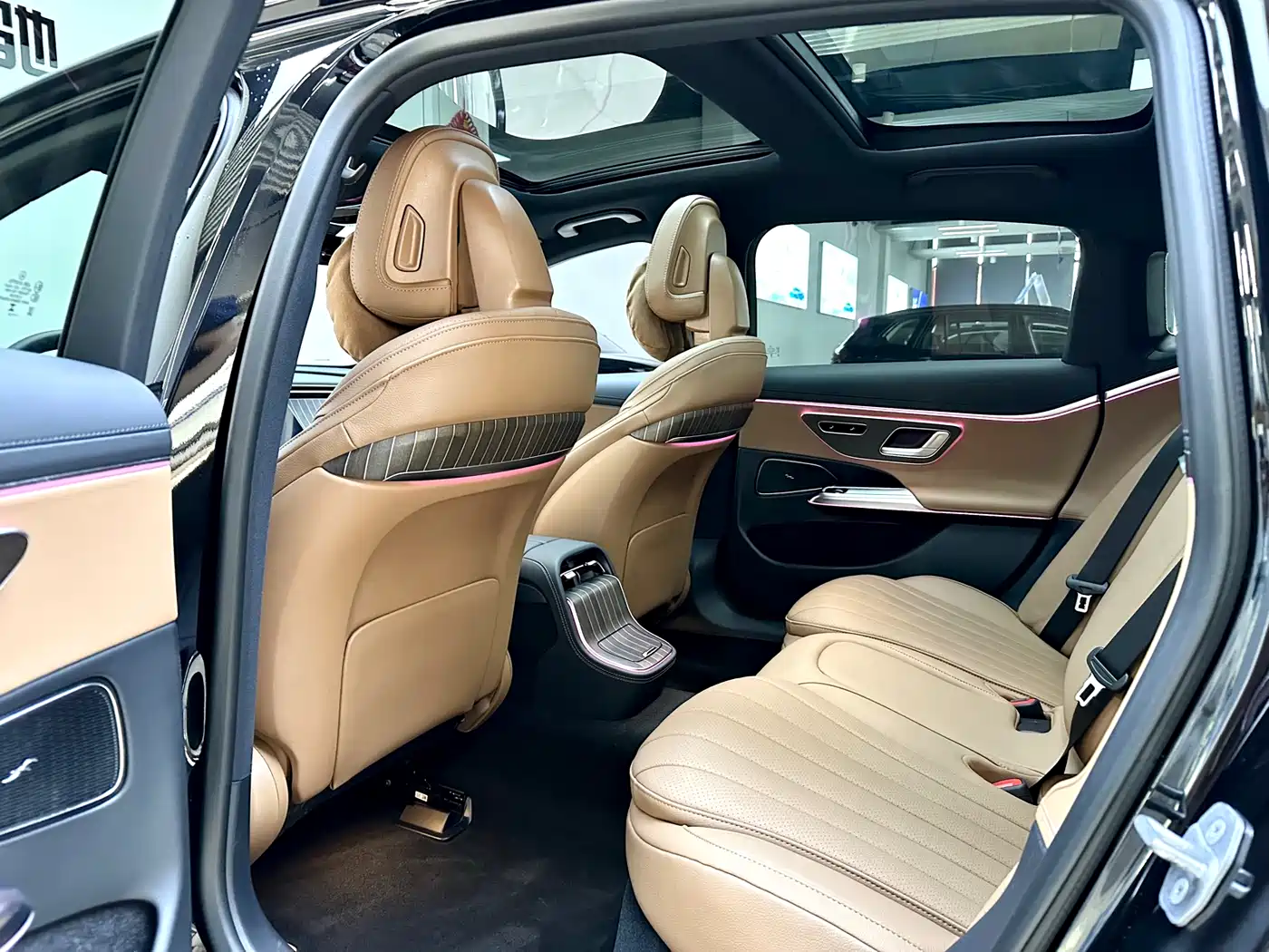 Mercedes-Benz E-Class 2024 E 300 L Fashion фото 10