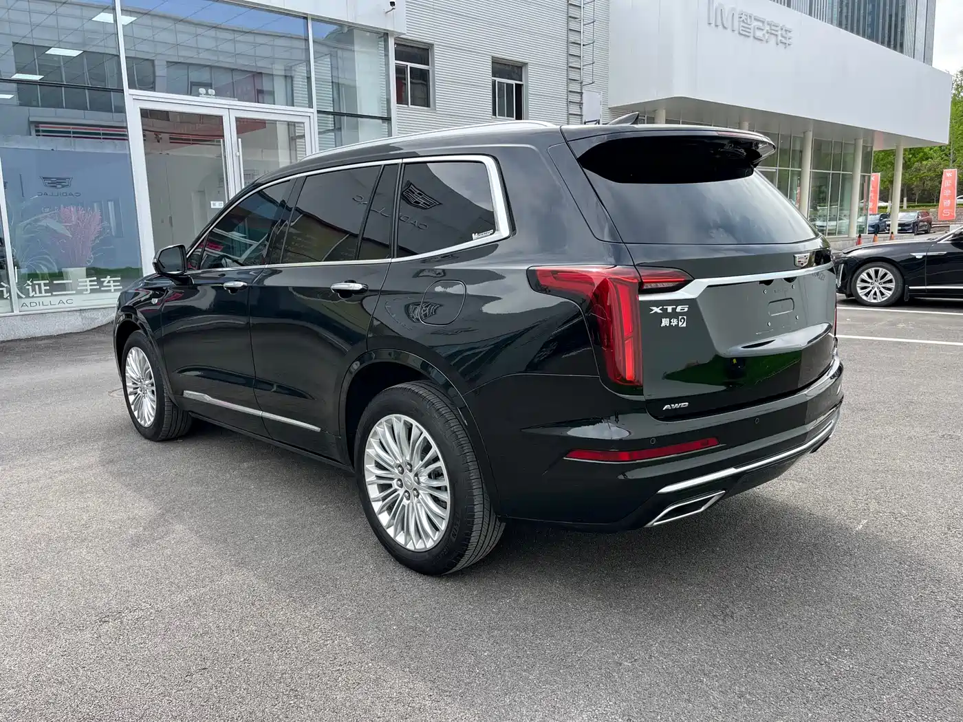 CADILLAC XT6