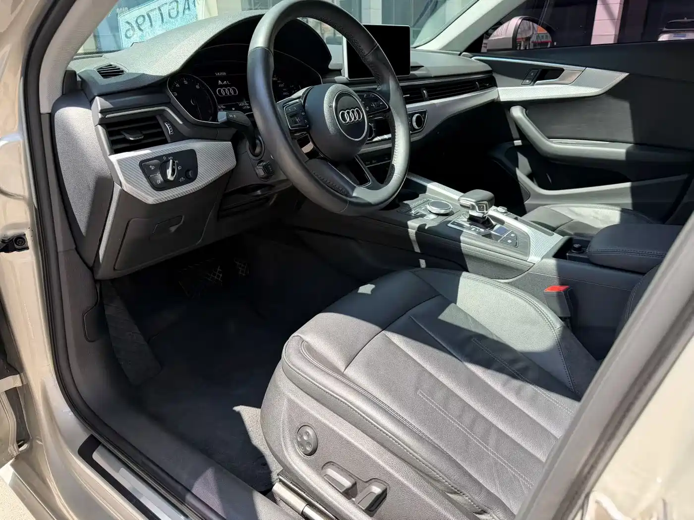 Фото 4 - Audi A4L