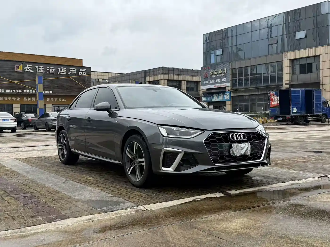 Фото 2 - Audi A4L