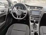 Photo 10 - Volkswagen Golf