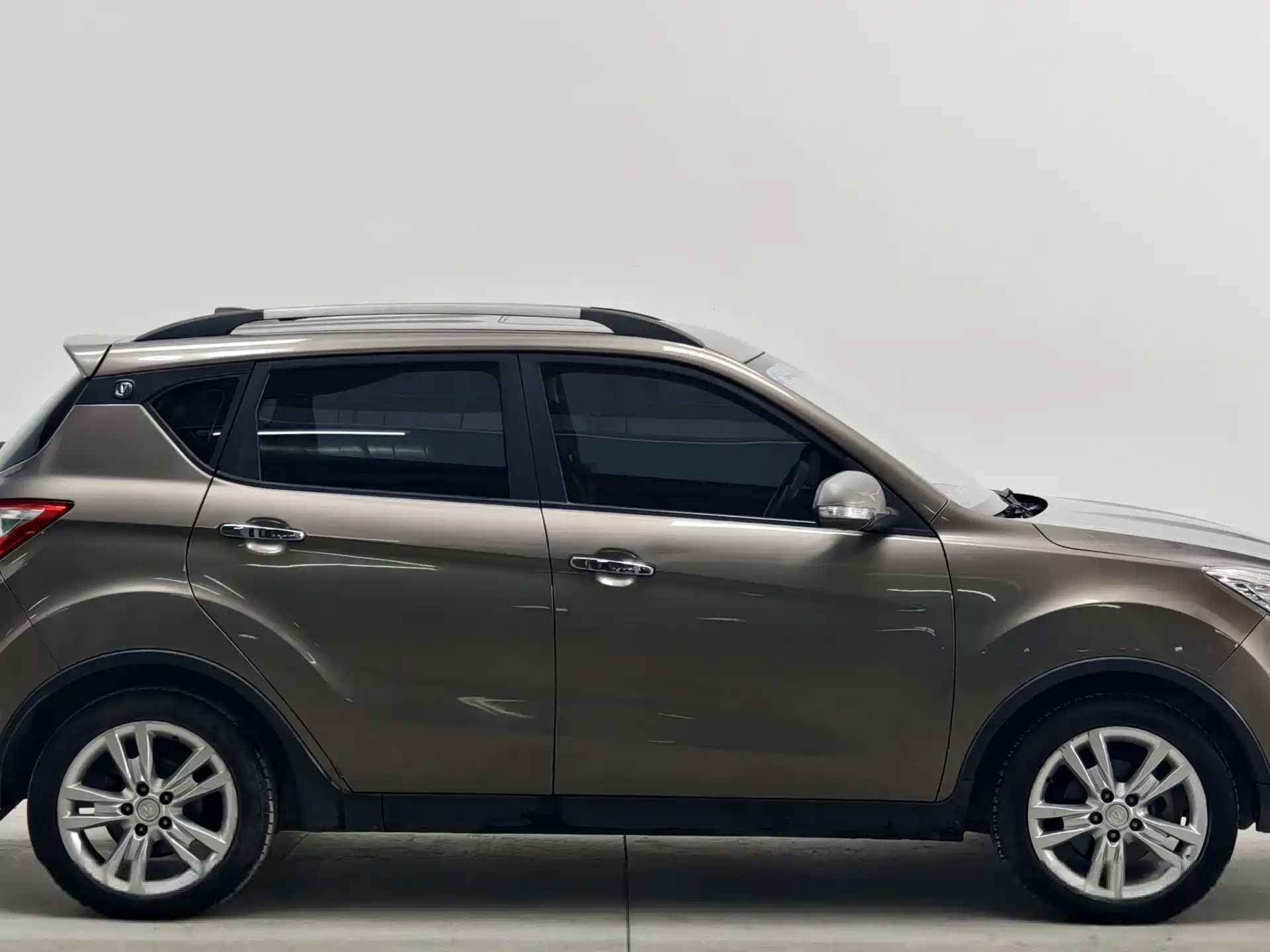 Фото 8 - Changan CS35